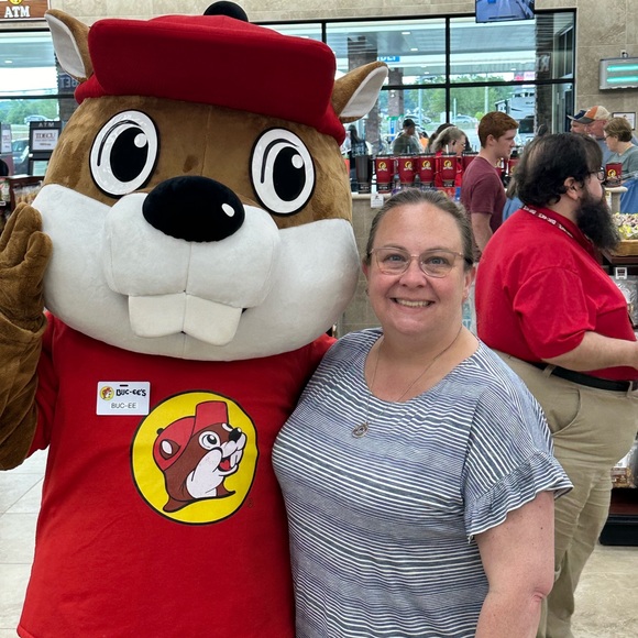 Hi, I’m Lori. Join me for live sales and fun shows with great prices! - Picture 7 of 16